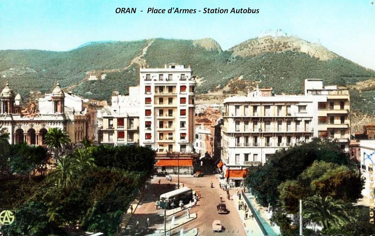 Oran - Place d'Armes- Station Autobus 03 04.jpg